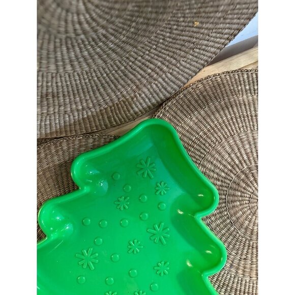 Green Christmas Tree Serving Platter – Festive Holiday Tray - Picture 2 of 9